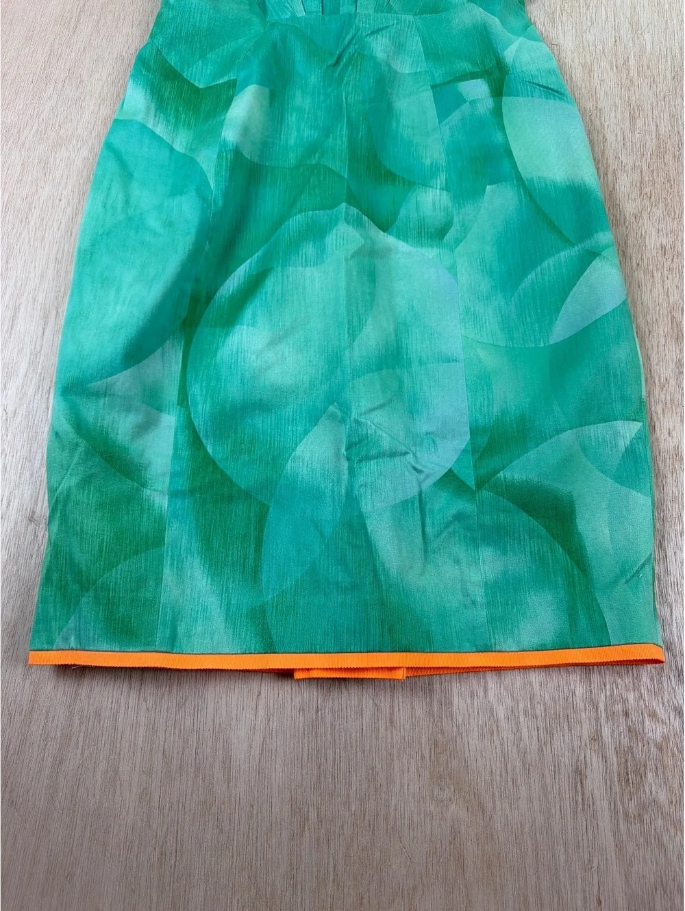 Elie Tahari Green Abstract Pleated Sheath Dress | Sleeveless Cocktail | Size 6